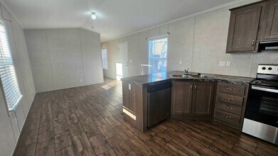 2233 E Maywood St in Wichita, KS - Building Photo - Building Photo