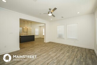 2003 E Overton Rd in Dallas, TX - Foto de edificio - Building Photo