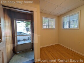 124 Rogers Ave in Somerville, MA - Building Photo - Building Photo