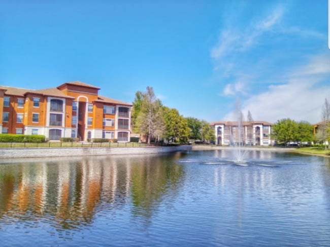 6137 Metrowest Blvd, Unit 202