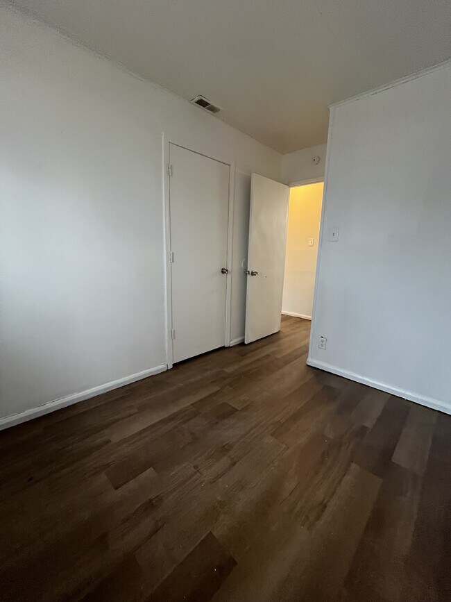 111 St Thomas Ln in Sauget, IL - Building Photo - Building Photo