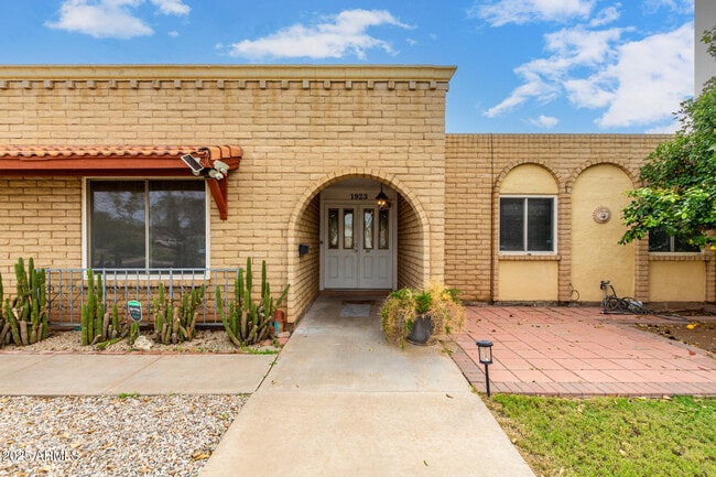1923 E Gemini Dr in Tempe, AZ - Building Photo - Building Photo