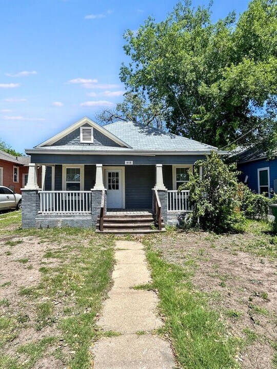 615 Delmar St in San Antonio, TX - Building Photo