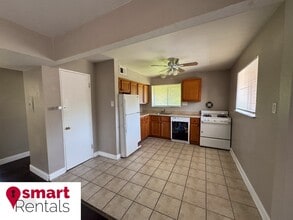 497 S Holmes Ave in Kirkwood, MO - Building Photo - Building Photo