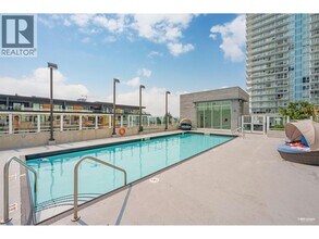 657 Whiting Way in Coquitlam, BC - Building Photo - Building Photo