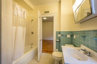 26 Hamilton Rd in Brookline, MA - Building Photo - Building Photo
