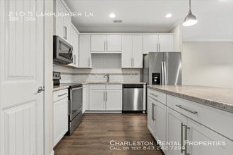 210 S Lamplighter Ln in Summerville, SC - Building Photo - Building Photo