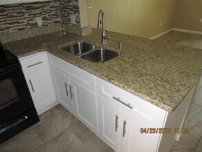 1633 Windsor Oak Ct in Kissimmee, FL - Building Photo - Building Photo