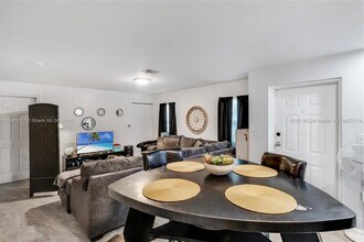 219 NW 7th Ct in Hallandale Beach, FL - Building Photo - Building Photo
