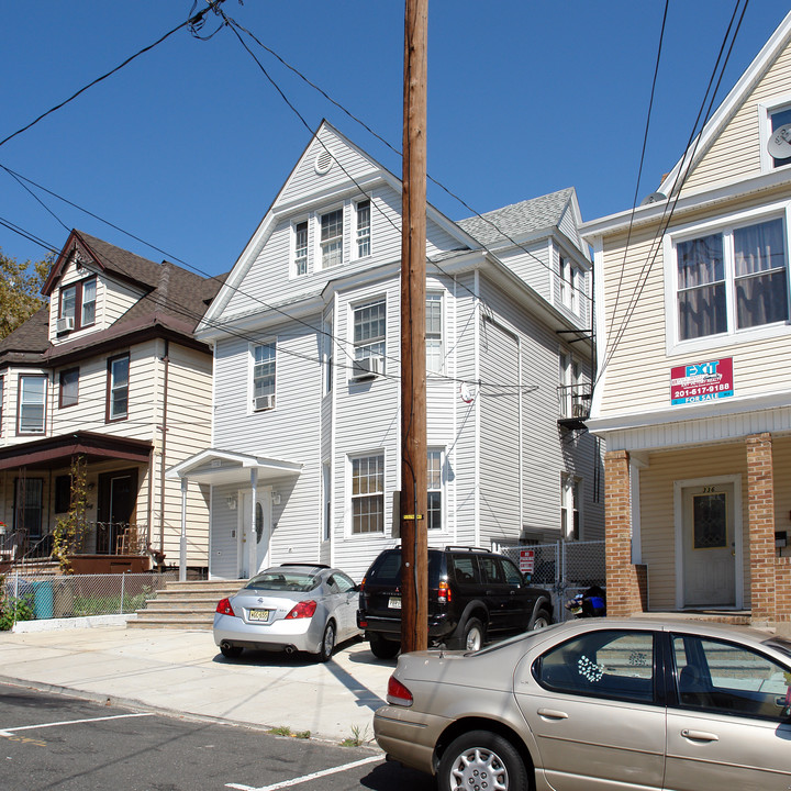 338 75th St in North Bergen, NJ - Building Photo