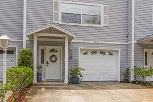 574 Ryans Woods Ln in Palm Harbor, FL - Building Photo