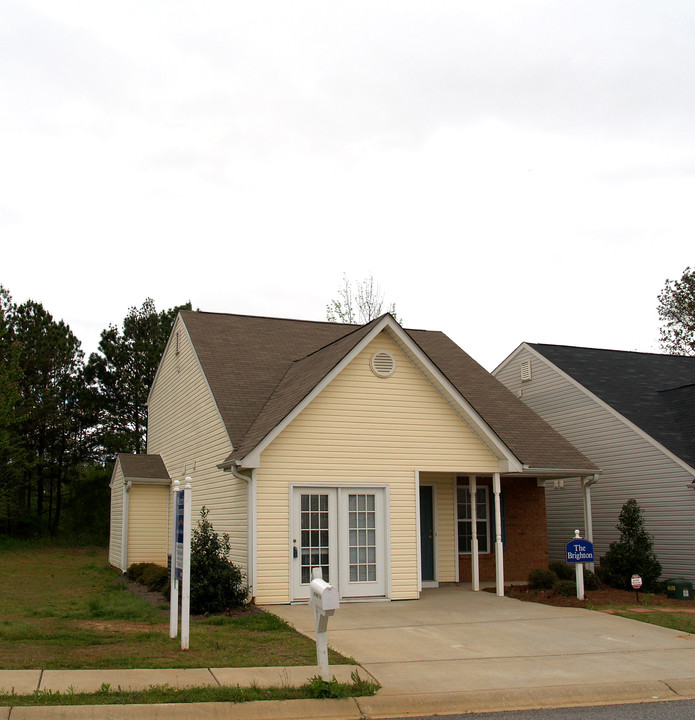 105 Lossie Ln in Mcdonough, GA - Building Photo