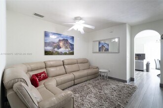 5580 NW 107th Ave in Doral, FL - Building Photo - Building Photo