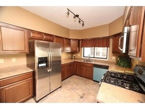 3145 S 31st Ave in Minneapolis, MN - Building Photo - Building Photo