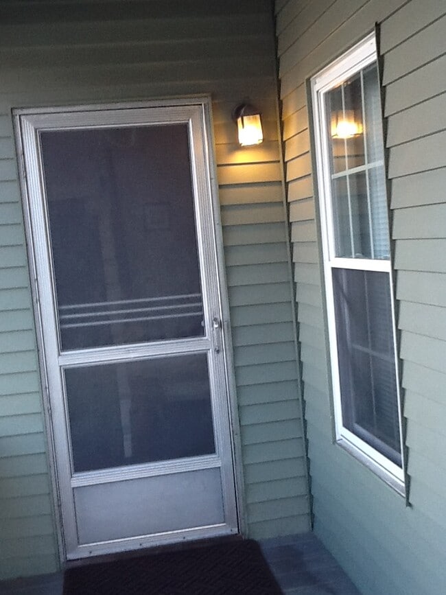 87 Water St in Keene, NH - Foto de edificio - Building Photo