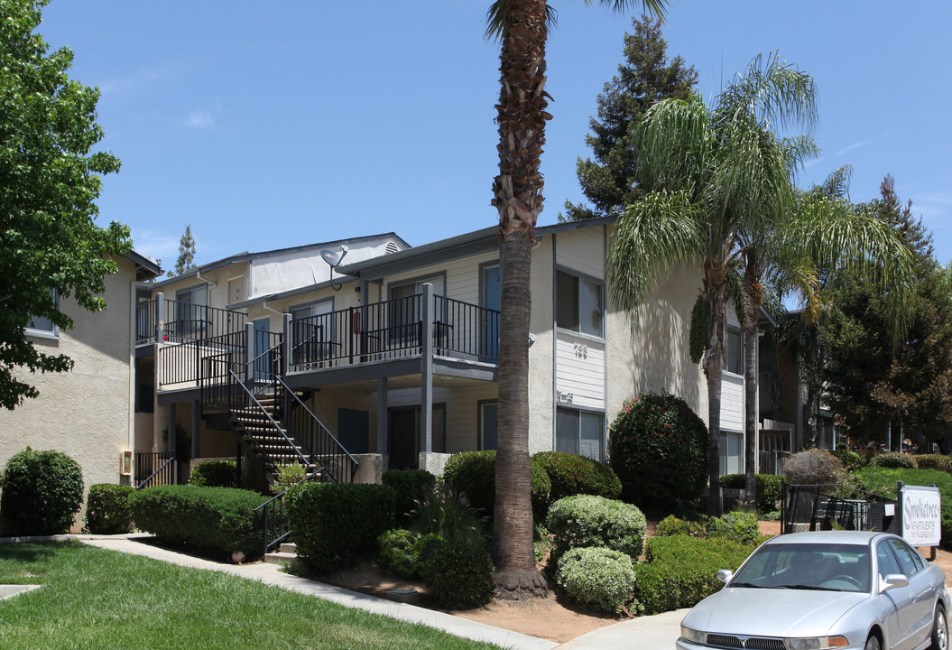 Smoketree Apartments in Fallbrook, CA - Foto de edificio