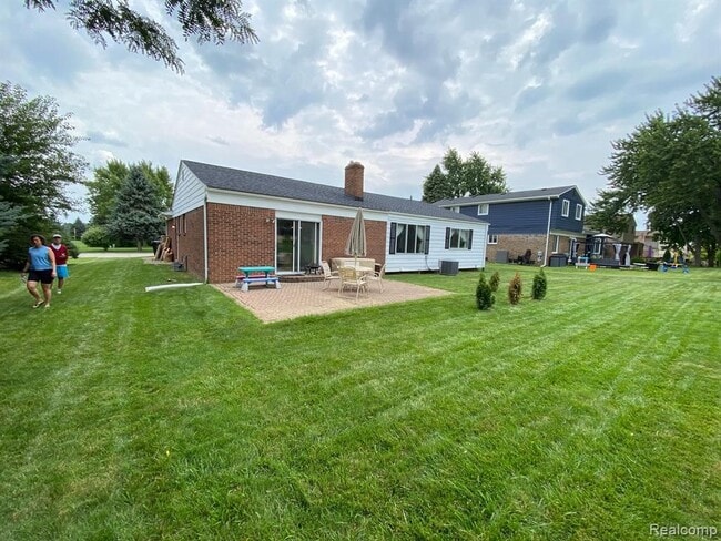 2208 Cumberland Rd in Rochester Hills, MI - Building Photo - Building Photo