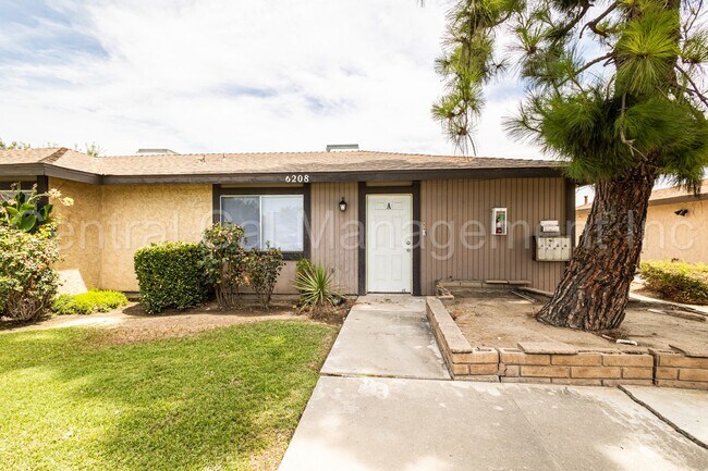 6208 Stine Rd in Bakersfield, CA - Building Photo - Building Photo