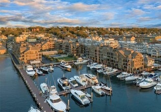 405 Thames St in Newport, RI - Building Photo - Building Photo