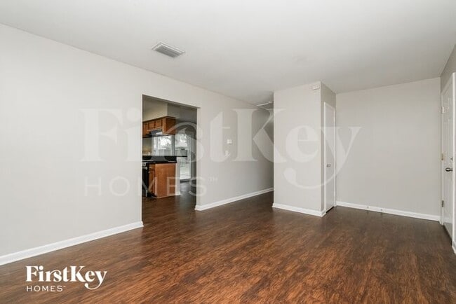 9331 Forest Hills Dr in Tampa, FL - Building Photo - Building Photo