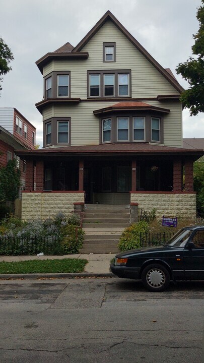 543 N 33rd St in Milwaukee, WI - Building Photo