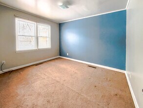 10111 Corning St in Oak Park, MI - Building Photo - Building Photo