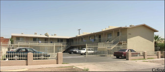 Jasmin Court Apartments in Phoenix, AZ - Building Photo