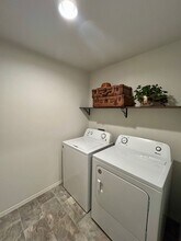 938 N Trinity Way in Sisters, OR - Building Photo - Building Photo