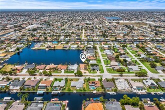 4506 Pelican Blvd in Cape Coral, FL - Foto de edificio - Building Photo
