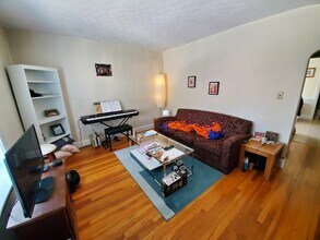 24 Brock St, Unit 3 in Boston, MA - Building Photo - Building Photo