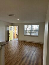 10571 Moncrief Dinsmore Rd in Jacksonville, FL - Foto de edificio - Building Photo