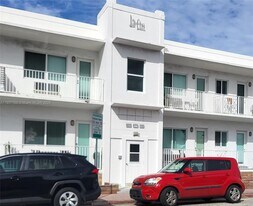 503 74th St in Miami Beach, FL - Building Photo