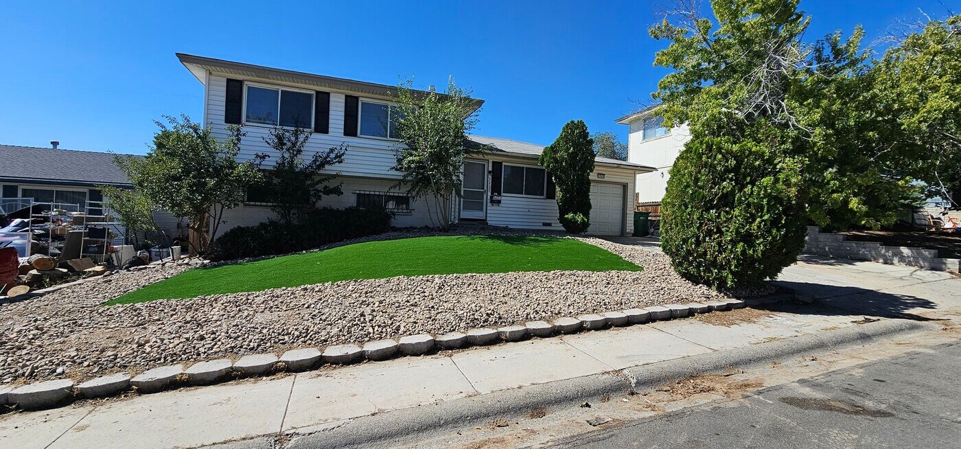3265 Heights Dr in Reno, NV - Building Photo