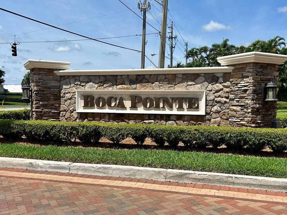 6528 Via Regina in Boca Raton, FL - Building Photo