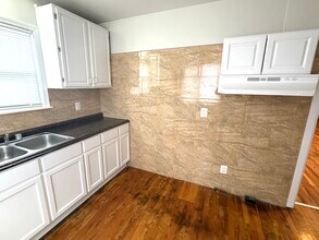 21848 Nevada Ave in Eastpointe, MI - Building Photo - Building Photo