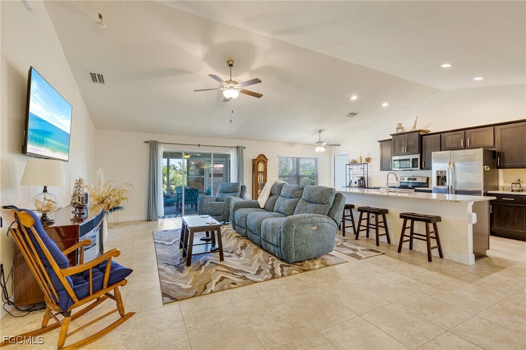614 SW 31st Terrace in Cape Coral, FL - Building Photo