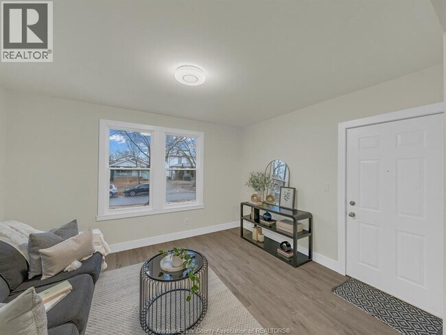 545 Cameron Ave in Windsor, ON - Building Photo - Building Photo