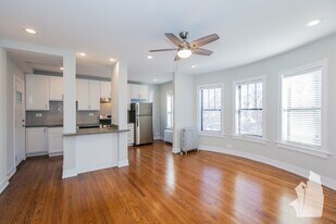 1940 W Wilson Ave, Unit 3L in Chicago, IL - Building Photo