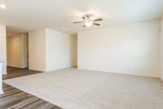 752 Shepard Rock Dr in Zebulon, NC - Foto de edificio - Building Photo