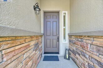 1207 Villagio Dr in El Dorado Hills, CA - Building Photo - Building Photo