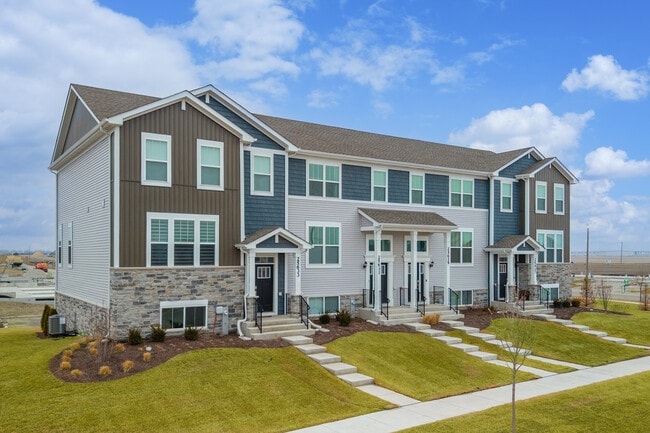 25631 W Wakefield Dr in Plainfield, IL - Building Photo - Building Photo