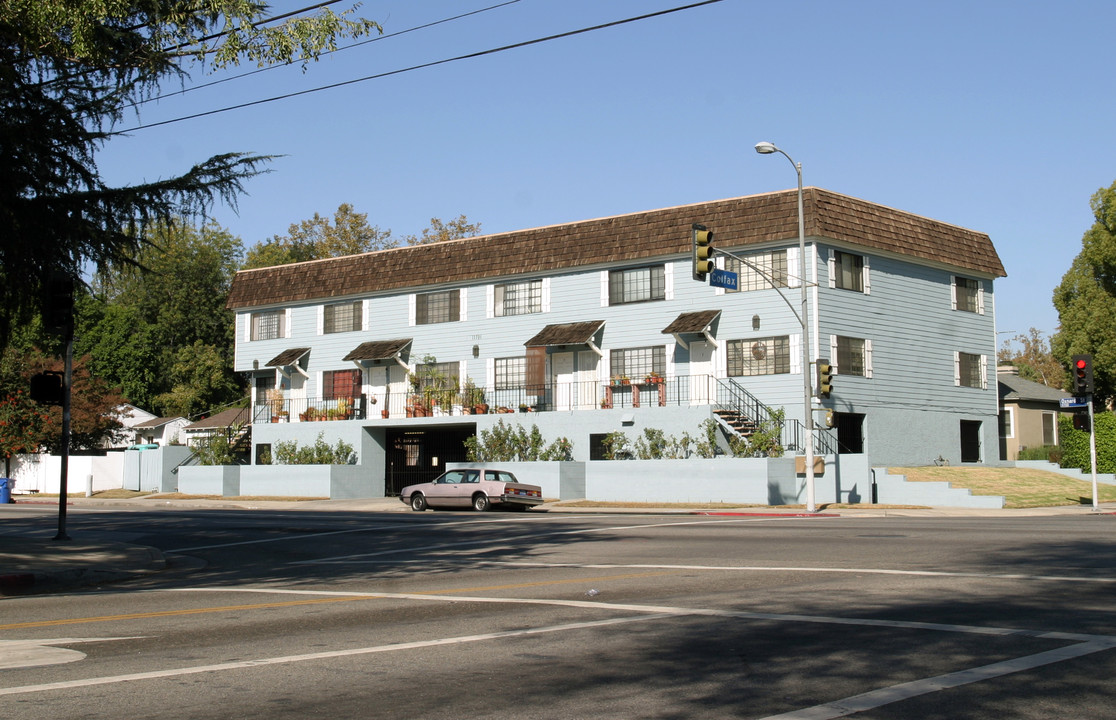 11701 Oxnard St in North Hollywood, CA - Foto de edificio