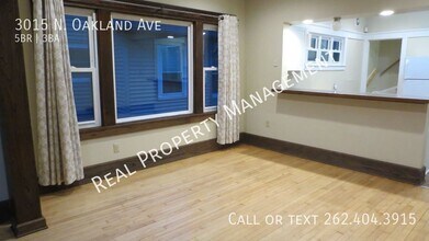 3015 N Oakland Ave in Milwaukee, WI - Building Photo - Building Photo