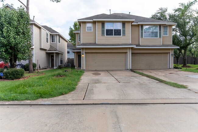 16610 Newglen Ln in Houston, TX - Building Photo - Building Photo