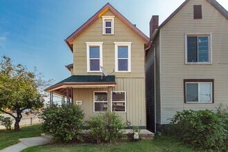 842 St Clair Ave in Columbus, OH - Building Photo - Building Photo