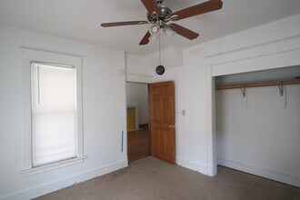 942 Missouri St in Lawrence, KS - Building Photo - Building Photo