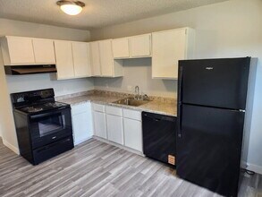 1627 E Glenwood Dr in Des Moines, IA - Building Photo - Building Photo