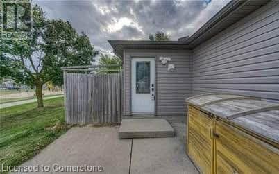99 Broken Oak Crescent in Kitchener, ON - Building Photo - Building Photo