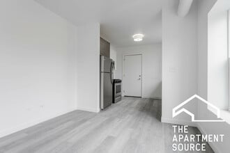 6104 N Paulina St in Chicago, IL - Building Photo - Building Photo