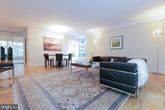 1435 4th St SW-Unit -211 in Washington, DC - Foto de edificio - Building Photo